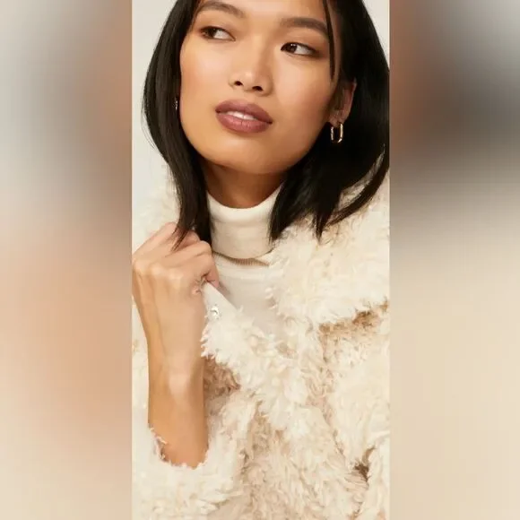 Love, Whit by Whitney Port Cream Sherpa Jacket Size Medium - Picture 4 of 11